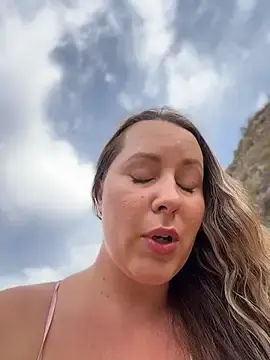 Stripchat Adult Webcam of Mona_Plus