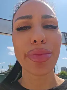Stripchat Free Porn Cam of KatiaDivine