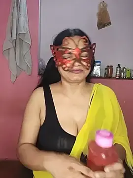 Stripchat Sex Cam of MEERAcle