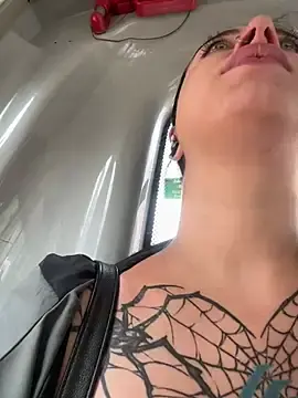 Stripchat Live Sex Cam of AlishaOfThorns