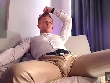 Stripchat Best Webcam of S3Xyes