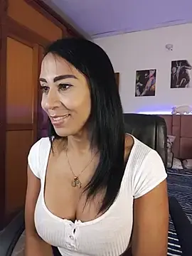 Stripchat Watch Live Sex Cams of charlotte_bayron02
