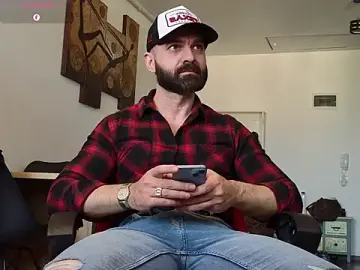 Stripchat Free Porn Cam of GipsyKingRo