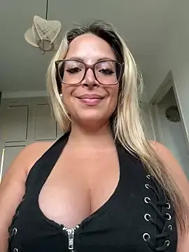 Stripchat Free Live Porn of AnissaHale