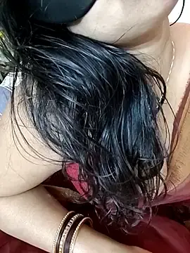 Stripchat Sex Cam of kaamuk_shweta
