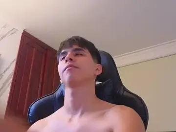 Stripchat Free Porn Cam of carl_dixon