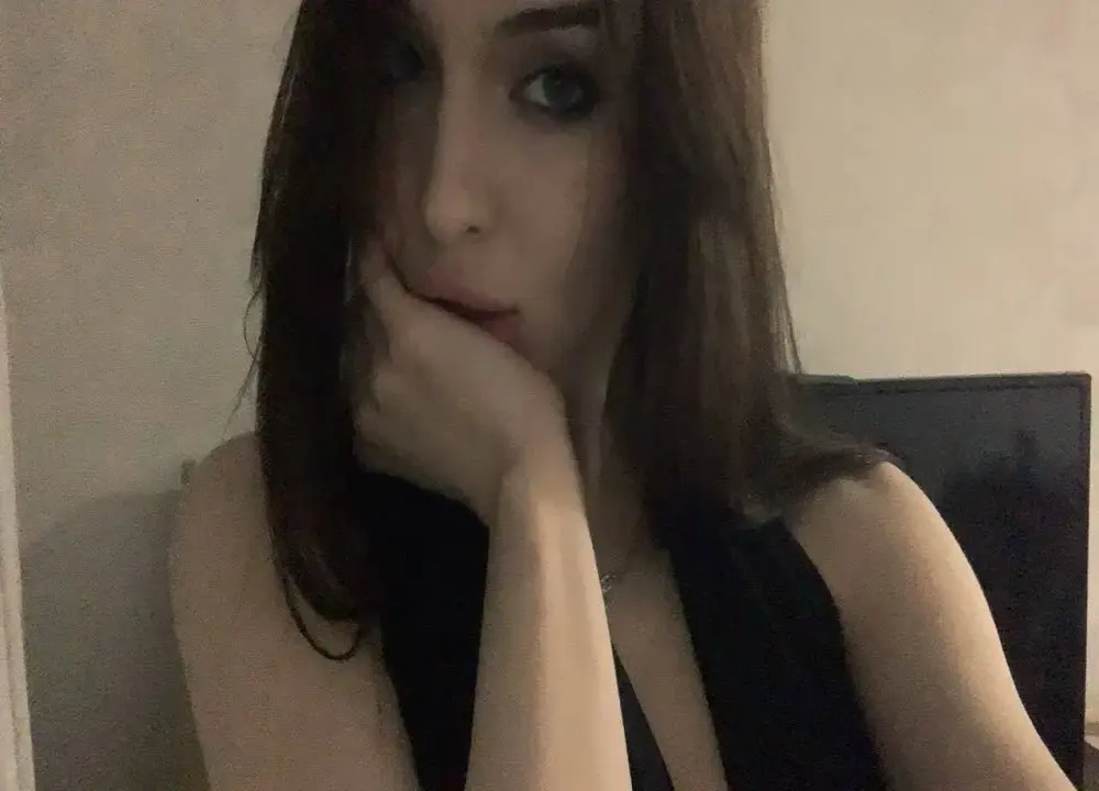 aylinblushing