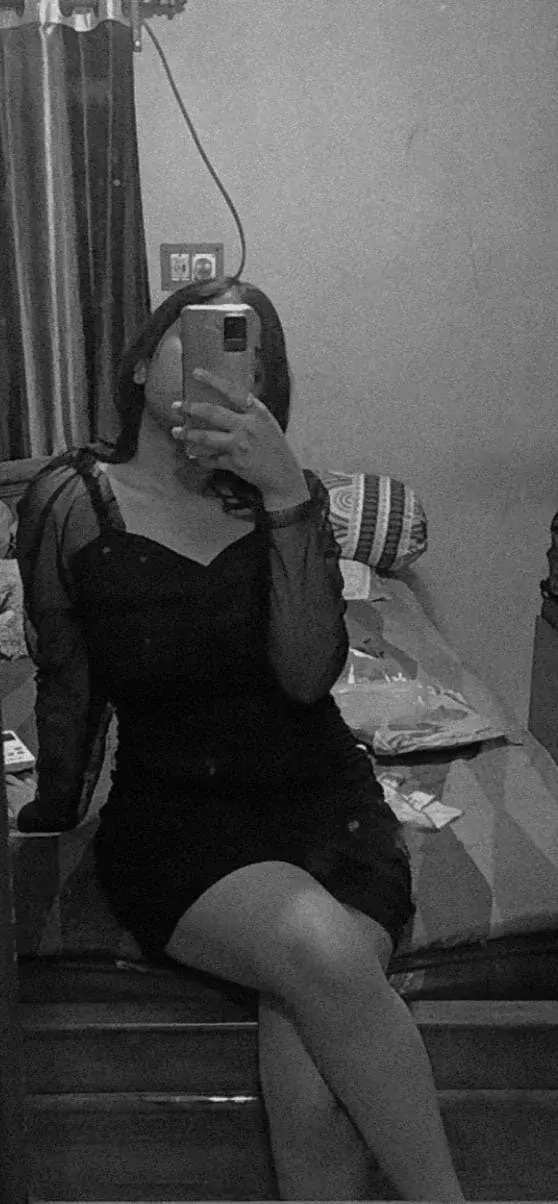 Hot_Malikaa