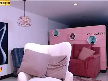 Stripchat Adult Webcam of MIAMORETZ