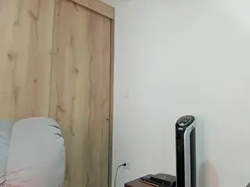 Stripchat Live Sex Cam of xspecialoomx