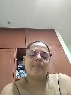 Stripchat Nude Webcam of Bella_Morena27