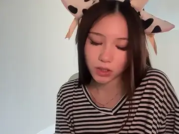 Stripchat Free Live Porn of luvvivii