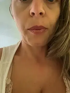 Stripchat Live Sex of ladywithbigass