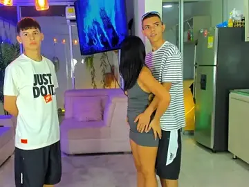 Stripchat Live Sex Cam of stangirls_
