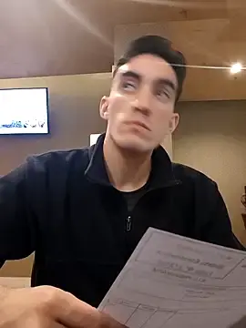 Stripchat Free Live Porn of TommyMomentum