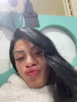 Stripchat Free Porn Cam of belababyy
