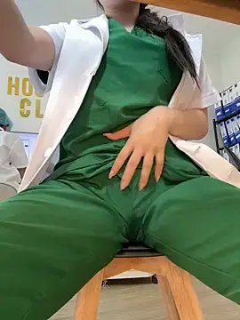 Stripchat Sex Cam of secretly_masturbating