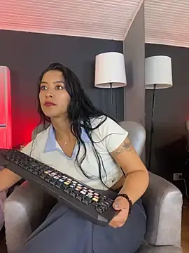 Stripchat Free Porn Cam of BellaFernandez__