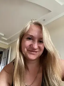 Stripchat Free Live Porn of Emilia_ki