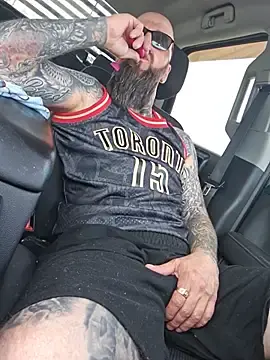 Stripchat Free Live Porn of Beardedtattood