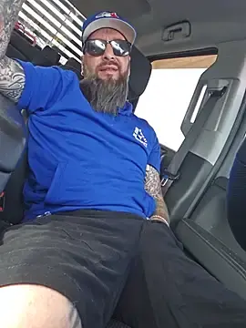 Stripchat Sex Cam of Beardedtattood
