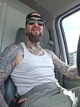 Stripchat Nude Webcam of Beardedtattood