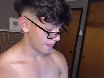 Stripchat Live Sex Cam of clark_ken01