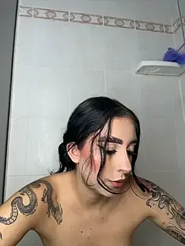 Stripchat Live Sex Cam of sharlot24