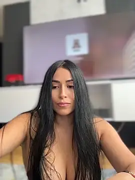 Stripchat Live Sex Cam of areviklusine1