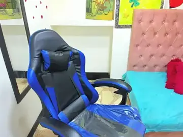 Stripchat Free Live Porn of miaa_scott7