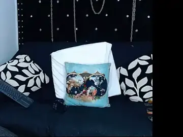 Stripchat Live Sex Cam of Tsniurka