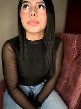 Stripchat Adult Webcams of Laura-Khalifa