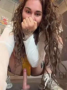 Stripchat Free Porn Cam of TattooGirlAlia