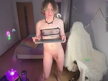 Stripchat Free Porn Cam of aesthetic_boyy