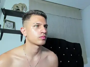 Stripchat Adult Webcams of kevin_ahss