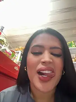 Stripchat Free Porn Cam of Sara_fun