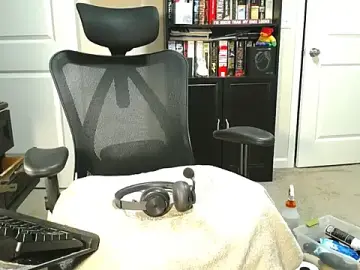 Stripchat Live Sex of matt_sub_gay_bottom