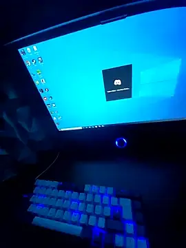 Stripchat Live Sex Cam of 20cm9vin_