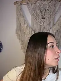 Stripchat Live Sex Cam of Naughty_hanna1