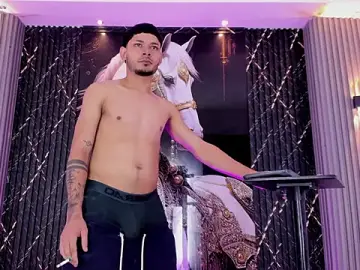 Stripchat Free Live Porn of Sexy_Boy203