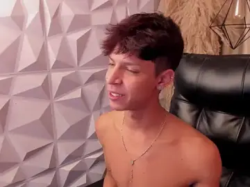 Stripchat Live Porn of Ethan_qop