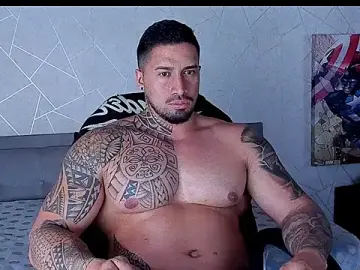 Stripchat Free Porn Cam of Cristian_Walker