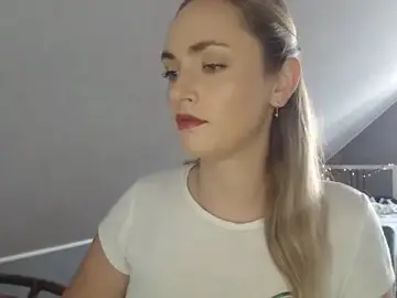Stripchat Live Sex Cam of ScarlettSensitive