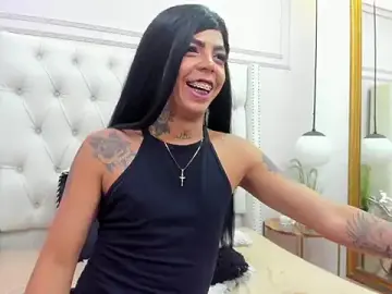 Stripchat Sex Cam of MiiaRestrepo