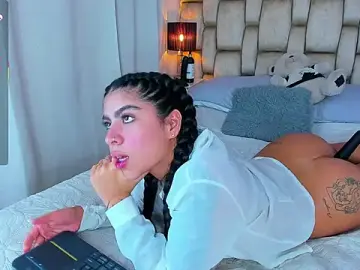 Stripchat Sex Cam of little_sophie18