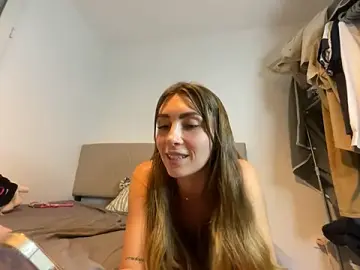 Stripchat Free Live Porn of perrine_offf