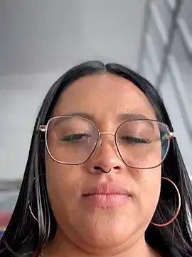 Stripchat Watch Live Sex Cams of Mia_Risky-1