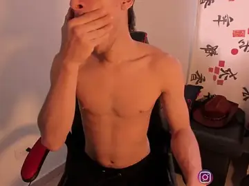 Stripchat Watch Live Sex Cams of Axel_DavisS