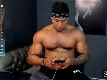 Stripchat Free Porn Cam of bradley_smith
