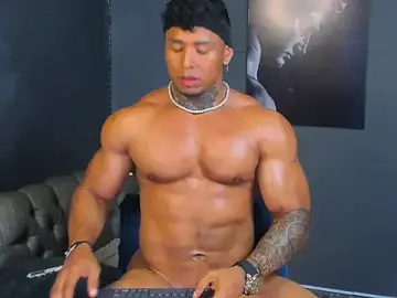 Stripchat Sex Cam of bradley_smith